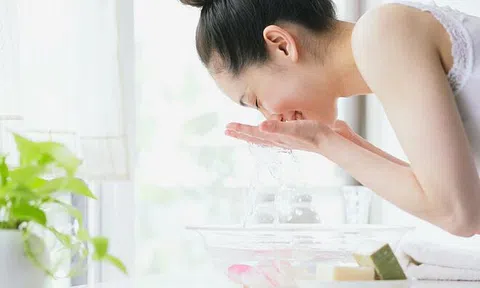 Lợi ích khi rửa mặt bằng nước lạnh