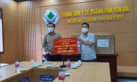Hội Hoa lan Việt Nam ủng hộ Trung tâm Y tế thành phố Yên Bái các thiết bị Y tế