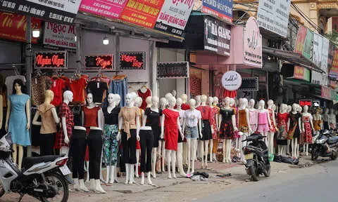 Dịch bệnh phố "chân dài" Hà Nội cũng vắng khách