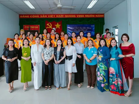 Đoàn Hoa hậu Doanh nhân Siêu Quốc Gia 2025 trao quà cho 30 phụ nữ khó khăn tại tỉnh Bình Thuận