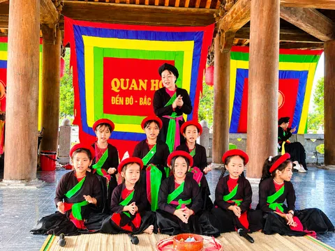 Người phụ nữ hơn 30 năm khơi nguồn đam mê Quan họ