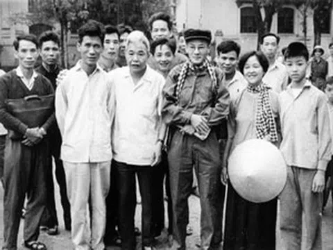 Kỷ niệm 76 năm Cách mạng Tháng Tám và Quốc Khánh 2/9:  Bác Hồ trong tâm một trí thưc Viều kiều