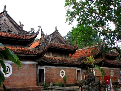 Nghi lễ tôn giáo Việt Nam: Thấy gì qua lời Nam Mô Quán Bồ Tát và Nam Mô Địa Tạng Vương Bồ Tát khi vào chùa