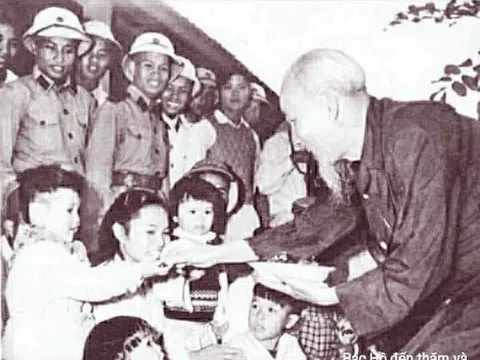 Thư Trung thu gửi các cháu nhi đồng của Chủ tịch Hồ Chí Minh năm 1951
