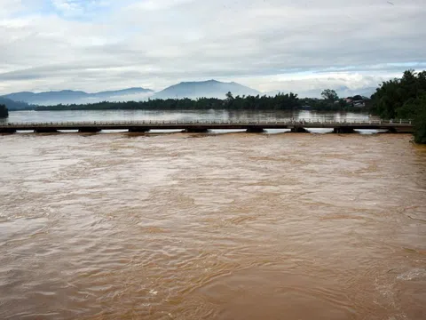 Quảng Ngãi: Mưa, lũ lớn gây ngập lụt hơn 300 ngôi nhà của người dân ở vùng hạ lưu ven sông Trà Câu