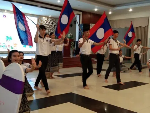 Bộ đội Lê Tích – Bun Chăn – Giúp nước Lào kháng chiến
