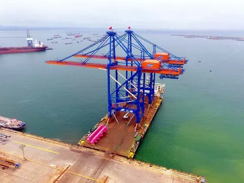 Doosan Vina: Hoàn tất cung ứng 8 cẩu bờ nặng STS khổng lồ cho cảng quốc tế Gemalink tại Bà Rịa - Vũng Tàu