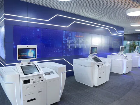 Máy giao máy giao dịch ngân hàng tự động STM - sản phẩm chủ lực của Tập đoàn công nghệ Unicloud