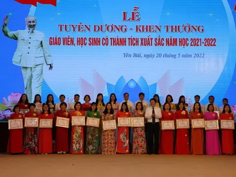 Yên Bái: Tuyên dương giáo viên, học sinh có thành tích xuất sắc