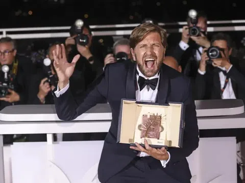 Liên hoan phim Cannes lần thứ 75: Phim 'Triangle of Sadness' được trao giải Cành cọ Vàng