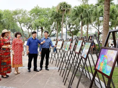 Phú Thọ: Triển lãm tranh, ảnh chào mừng kỷ niệm 60 năm ngày thành lập thành phố Việt Trì