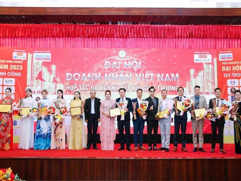 THT Group lọt top doanh nghiệp xuất sắc tại Đại hội Doanh nhân Việt Nam 2023