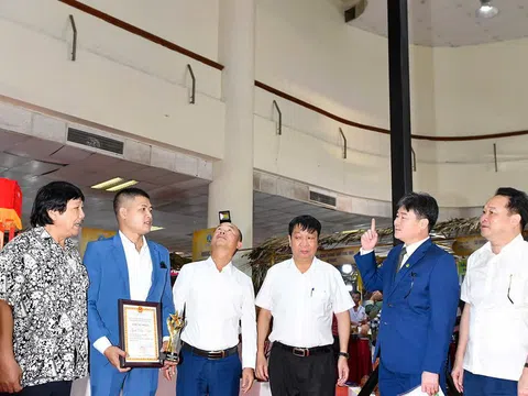 Nghệ nhân Bùi Bạch Đằng: Hành trình trở thành "Thần Đèn" của làng nghề kính nghệ thuật