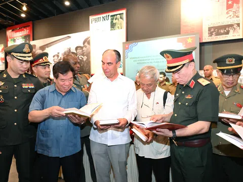 Tưởng niệm các chuyên gia quân sự Cuba hy sinh trong cuộc kháng chiến của nhân dân Việt Nam