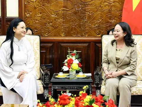 Phi hành gia Amanda Nguyễn bàn giao di sản văn hoá Việt từ vũ trụ về Việt Nam