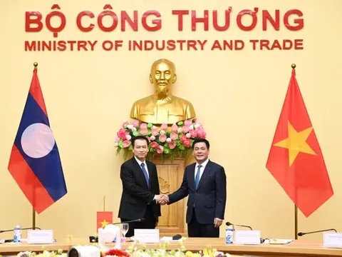 Việt Nam – Lào tăng cường hợp tác phát triển năng lượng xuyên biên giới