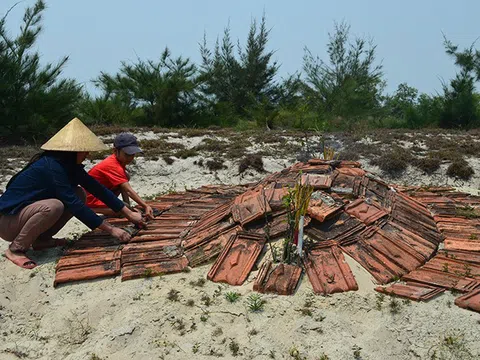 Mộ gió – Phong tục tưởng nhớ ngư dân mất tích trên biển