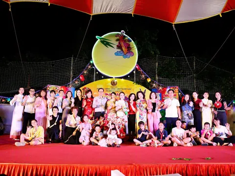 Trung thu rộn ràng tại phường Ô Chợ Dừa: Đêm hội trăng rằm ngập tràn tiếng cười