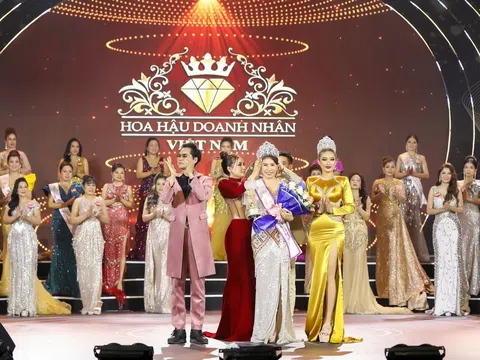 Hoa hậu thiện nguyện Lan Trinh gợi cảm ngồi ghế nóng chấm thi Hoa hậu doanh nhân Việt Nam 2022