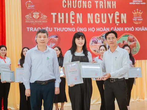 Bác sĩ Thu Venus đồng hành cùng Hoa hậu Doanh nhân Việt Nam 2022 trong chương trình trao tặng bò cho hộ nghèo