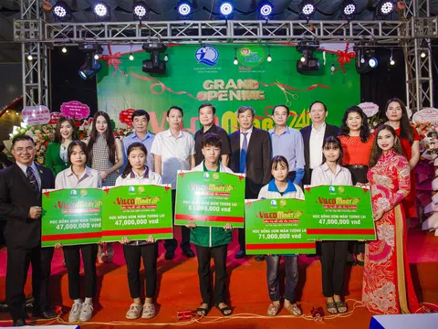 Siêu thị Vilco Mart24h khai trương chi nhánh mới tại Thái Bình và trao 110 phần quà dành cho các em học sinh nghèo vượt khó