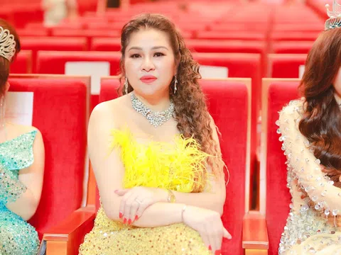 Người đẹp được yêu thích nhất Vũ Thị Hằng tại đêm chung kết Hoa hậu Doanh nhân Châu Á Việt Nam 2022