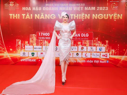 Đấu giá gây quỹ từ thiện: Doanh nhân Nguyễn Thị Quế Anh quyên góp 100 triệu đồng cho trang phục công sở