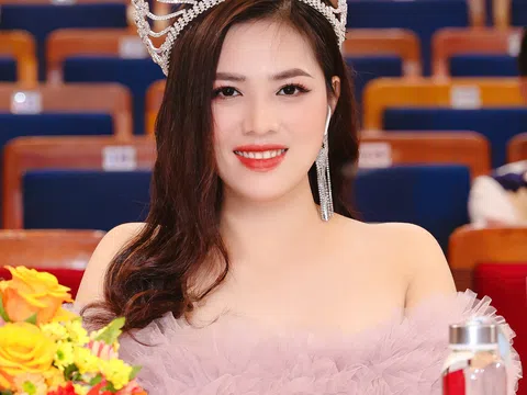 Hoa hậu thiện nguyện Nguyễn Thị Thùy Dung diện đầm hồng thanh lịch, xuất hiện rạng rỡ tại chung kết Hoa hậu Doanh nhân Việt Nam 2023