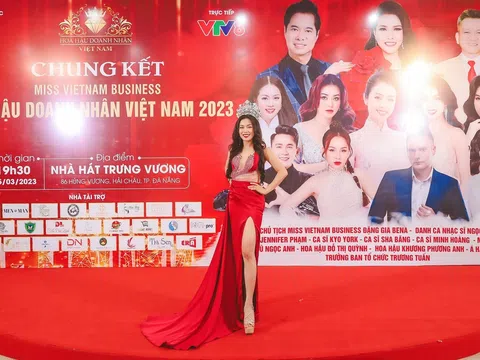 Hoa hậu Đỗ Thị Quỳnh xuất hiện với nhan sắc "không phải dạng vừa' tại đêm Chung kết Hoa hậu Doanh nhân Việt Nam 2023
