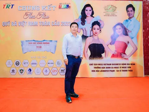 Ông Nguyễn Thanh Thắng đại diện NTT nước uống Bạch Mã - I-on Health xuất hiện tại chung kết Hoa hậu Quý bà Việt Nam 2023