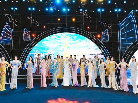 NTK Tommy Nguyễn mang bộ sưu tập “Biển và tình yêu” đến đêm bán kết toàn quốc Hoa hậu Doanh nhân Biển 2023