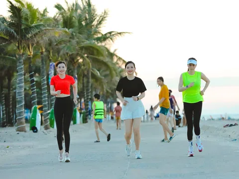 Hoa hậu Vũ Ngọc Anh, Á hậu Lê Xuân Tâm và Hoa hậu Nguyễn Mai Anh tham gia đường chạy marathon tại TP Tam Kỳ, Quảng Nam