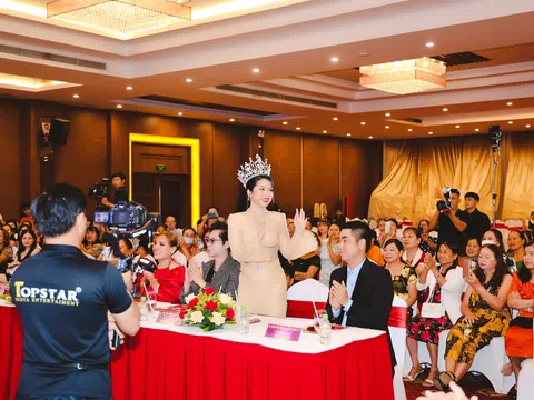 Nét quyến rũ của Hoa hậu Khương Phương Anh trên hàng ghế ban giám khảo tại cuộc thi Miss Asian 2023