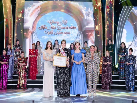 Doanh nhân Nguyễn Thị Diễm Hương xuất sắc dành được giải thưởng người đẹp áo dài Hoa hậu Doanh nhân Việt Nam 2024