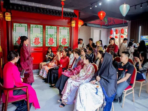 Việt Phục Như Hoa – Bữa tiệc văn hóa Việt trọn vẹn tại Thích Khách Studio & Coffee