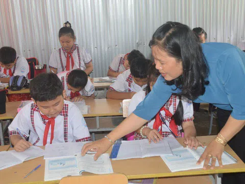 Cô giáo Minh Thùy: "Tôi luôn đặt tình yêu thương học sinh lên hàng đầu"