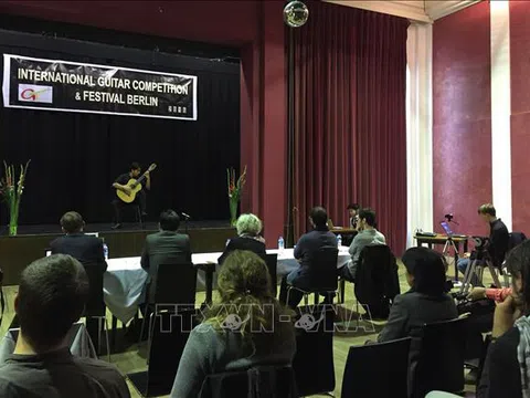 Thí sinh Đào Như Khánh đoạt giải đặc biệt trong Cuộc thi Guitar quốc tế Berlin