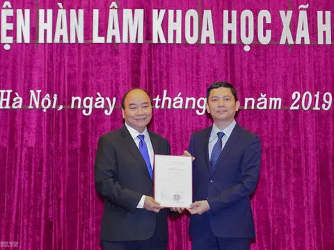 Tân Chủ tịch Viện Hàn lâm Khoa học xã hội Việt Nam 44 tuổi là ai?