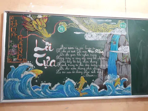 Độc đáo báo tường được làm bằng phấn bảng của học sinh Thanh Hóa