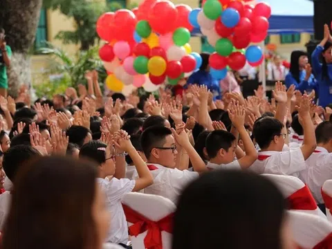 Vì sao số ngày nghỉ Tết Nguyên đán 2020 của học sinh Hà Nội ít hơn TPHCM?