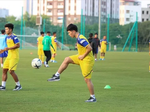 Danh sách U23 Việt Nam: Thầy Park trao cơ hội cho Đình Trọng