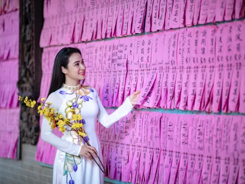 Huỳnh Giao khoe vẻ đẹp ngọt ngào trong tà áo dài đón Xuân 2020
