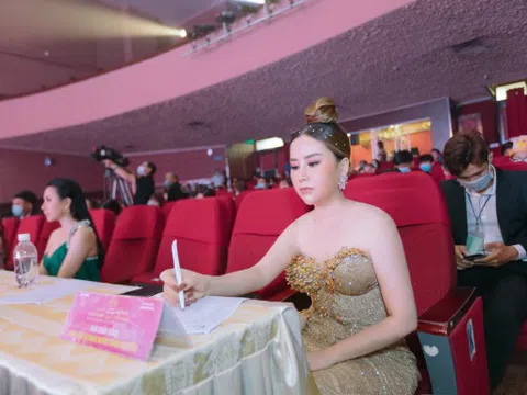 Hoa hậu Hoàng Thị Thảo Nguyên đảm nhận vai trò giám khảo trong đêm bán kết cuộc thi sắc đẹp