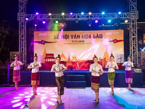 Thành Hóa: Du khách mãn nhãn với đêm Lễ hội Văn hóa Lào