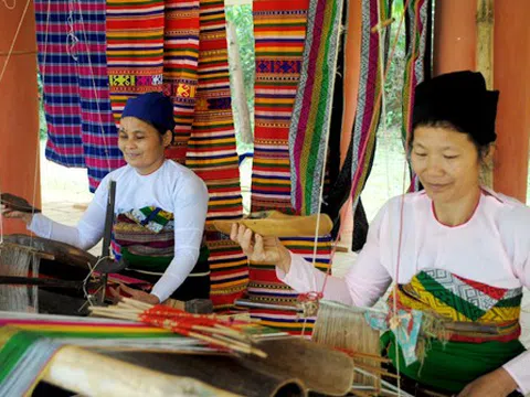 Thanh Hoá: Rộn ràng làng thổ cẩm