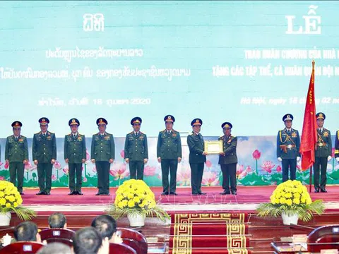 Trao tặng Huân chương của Nhà nước Việt Nam, Nhà nước Lào
