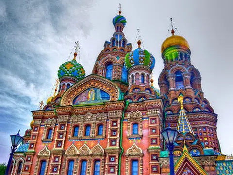 Choáng ngợp trước "Nhà thờ Chúa Cứu thế trên Máu đổ" ở Nga