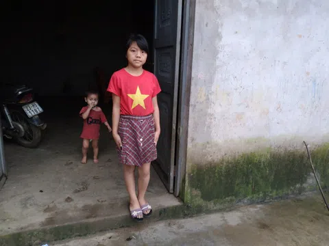 Hà Giang: Cháu bé côi cút người dân tộc Mông cần được giúp đỡ