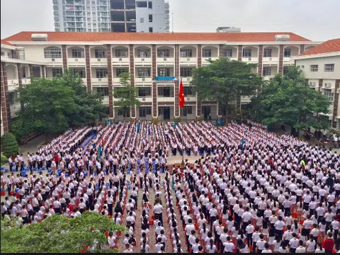 Hiệu trưởng trường công phải công khai kinh phí hoạt động, kế hoạch tuyển dụng