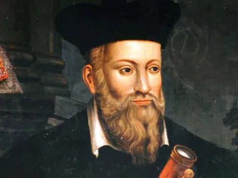 Nhà tiên tri Nostradamus nhìn thấy trước cái chết của bản thân